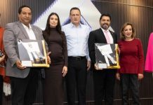 Celebra la FECAPEQ su 40 aniversario, reconocen a profesionistas