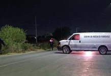 Camioneta avienta a motociclista y muere