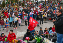 Alcalde René Mejía lleva junto con los reyes magos, sorpresas y felicidad a las niñas y los niños de Amealco