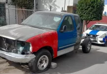 Autoridades piden el retiro de coches abandonados en vía pública