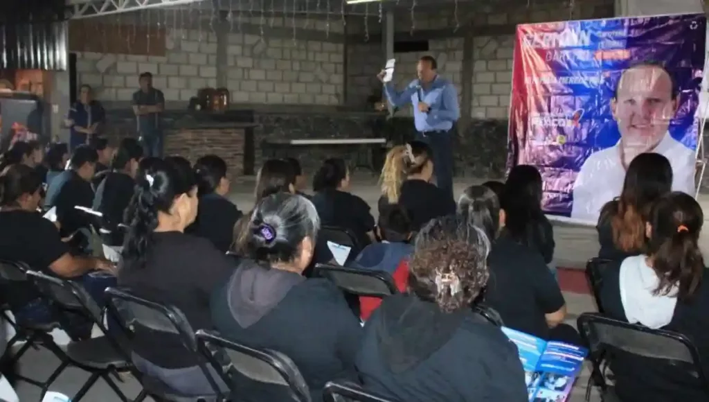 Vecinos de la localidad de San Miguel Galindo aplauden el proyecto presentado por el Candidato a Diputado Federal
