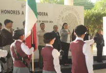 Autoridades municipales realizan honores a la Bandera en Técnica No. 2