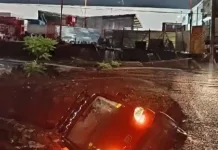 Colapsa barda de empresa refresquera en San Juan del Río