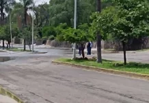 Filtraciones de agua en domicilios, arrastre de piedras y afectaciones en vialidades, consecuencias de lluvia