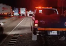 Se abre socavón en la autopista 57 a la altura de San Juan del Río