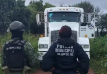 Tractocamión es asegurado con 33 mil litros de hidrocarburo robado