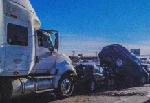 Aparatosa carambola se registró en la carretera federal 57, solo pérdidas materiales