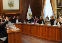 Aprueban Programas para regularizar asentamientos humanos y predios