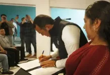 Roberto Cabrera encabeza la firma de 43 escrituras en Unidad Vecinal San Pedro lll