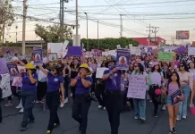 Participan cientos de mujeres en marcha por el 8M en SJR