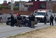 Conducta pierde el control y choca contra un poste en Río San Juan