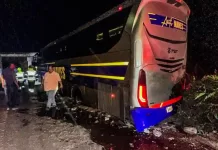 Se registra accidente en la carretera 122, autobús involucrado