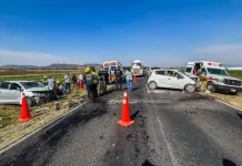 Fuerte accidente deja tres personas lesionadas, uno de ellos menor de edad