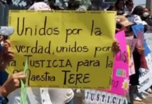 Realizan manifestación a favor de maestra quien fue acusada de presunto maltrato a menores de edad
