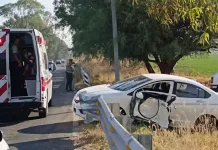 Fuerte accidente deja una mujer lesionada en la 120