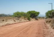 Supervisan obra de rehabilitación de camino a Rancho El Colorado