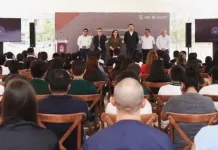 Presentan convocatoria para proceso de selección y admisión de aspirantes a la UAQ en TX