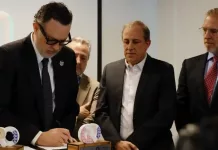 Firma Mauricio Kuri convenio con Ávoris Travel School