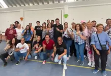 Astudillo recorre el Bazar Juventud y refrenda compromiso con jóvenes y adultos mayores