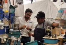 Agustín Dorantes agradece a “Ejército” de Casas Amigas y visita Tianguis de San Juan del Río