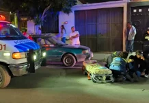 Mujer cae al bajar de camión de transporte público el cuál se dió a la fuga