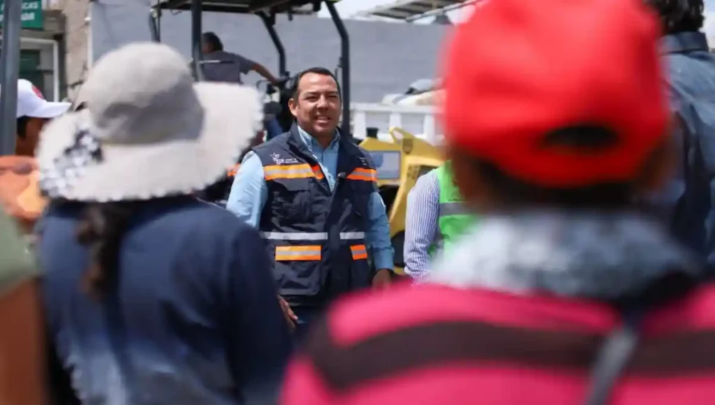 La obra forma parte de una inversión de 20 millones de pesos destinada a trabajos de bacheo y colocación de carpeta asfáltica.