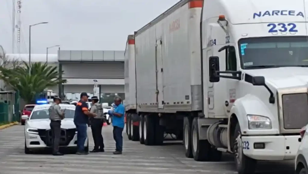 Fue en el kilómetro 125 de carrera federal 57 con dirección a Querétaro, dónde balearon al chofer pero no lograron su objetivo.