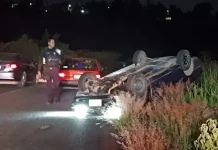 Doble volcadura en la 300, uno de ellos fue abandonado