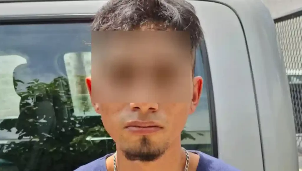 En un recorrido de seguridad, elementos de la Secretaría de Seguridad Pública Municipal (SSPM-SJR), identificaron al detenido en el parque de Bosques Banthí.