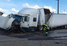Tráiler se queda sin frenos a la entrada a SJR