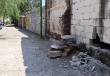 Abren boquete para robar establecimiento