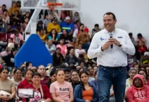 Roberto Cabrera inicia la entrega de apoyos del Programa “Becas del Bien Común 2025”