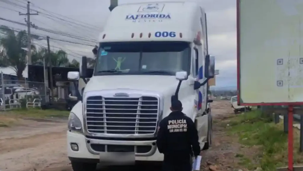 Lo recuperan sobre la carretera 57, en la colonia Loma Linda y fue presentado a la Fiscalía General del Estado y llevado al corralón.