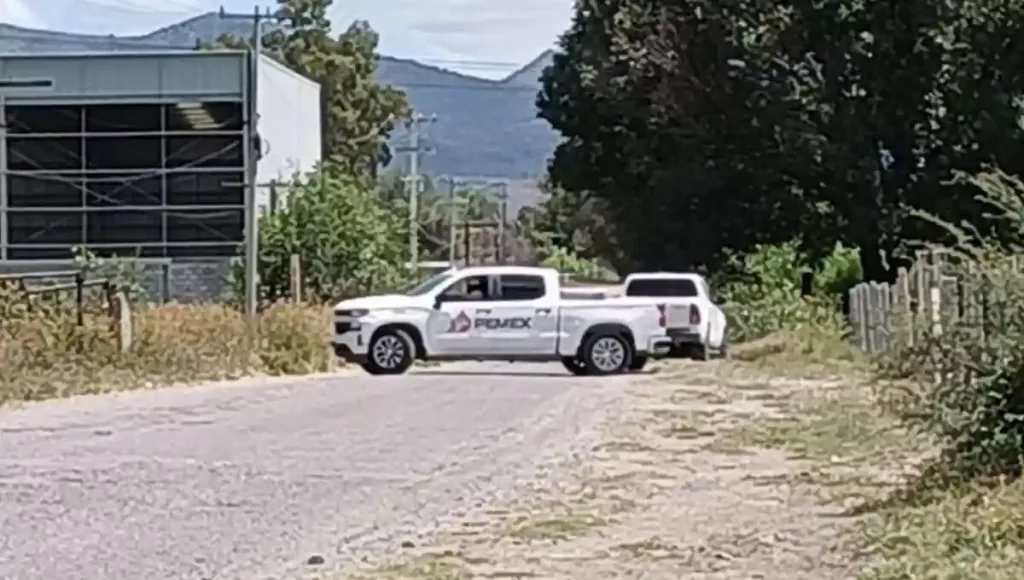 Se encontraban dos pipas cargado hidrocarburo robado, estaban conectadas a un ducto de PEMEX atraves de mangueras.