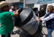 Gobierno Municipal de San Juan del Río entrega 30 tinacos en La Llave