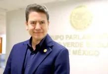 Astudillo presenta Iniciativa para regular y exigir comercialización con cuidados dignos de animales en México