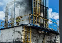 Incendio al interior de empresa provoca evacuación de personal