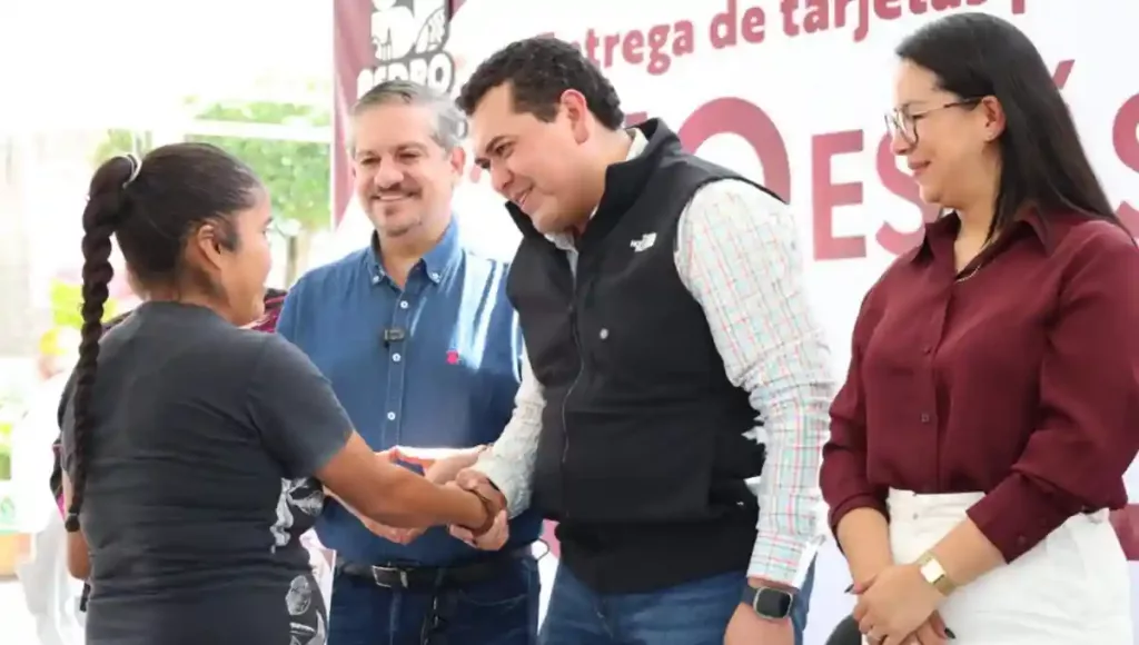 El alcalde recordó que este programa fue un compromiso de campaña, pero sobre todo, un reconocimiento al esfuerzo que las mujeres realizan.
