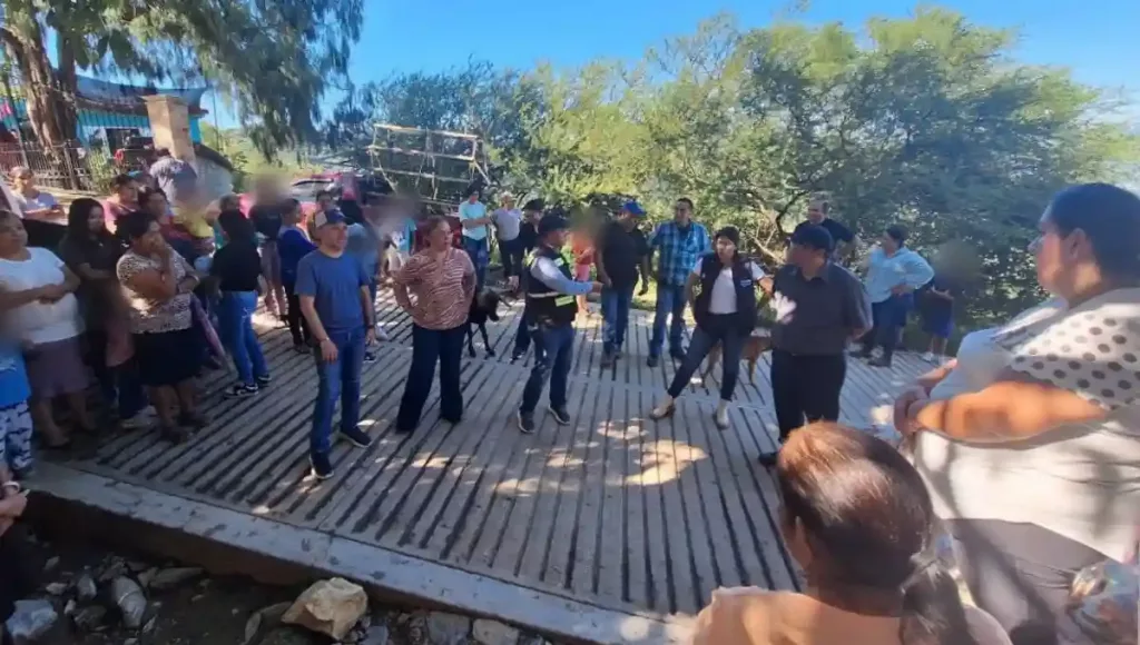 Los legisladores se organizaron para llevar apoyos alimentarios a comunidades afectadas en el Municipio de Pinal de Amoles.