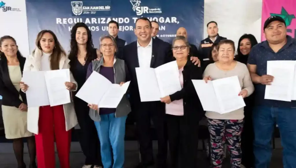 Con este acto, además de brindar certeza jurídica a las y los sanjuanenses, se entregaron 19 vialidades al municipio de San Juan del Río.