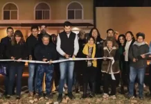 Entrega Hector Magaña rehabilitación de calle en La Lagunita