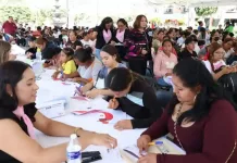 Entregan 200 tarjetas del programa “No estás Sola” en Pedro Escobedo