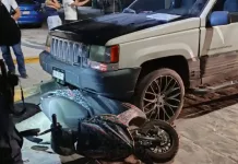 Motociclista es impactado por camioneta