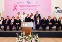 Roberto Cabrera entrega donativo a la Asociación Civil Grupo Reto San Juan del Río