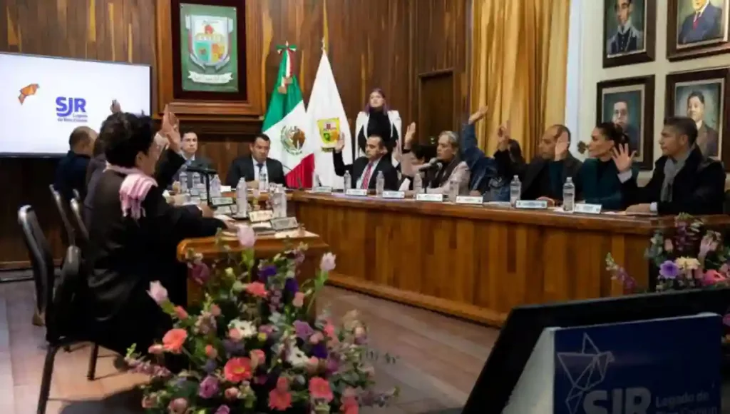 El galardón fue entregado a la Asociación Civil por el presidente municipal de San Juan del Río, Roberto Cabrera Valencia, y la regidora Norma Angélica Díaz Martínez.
