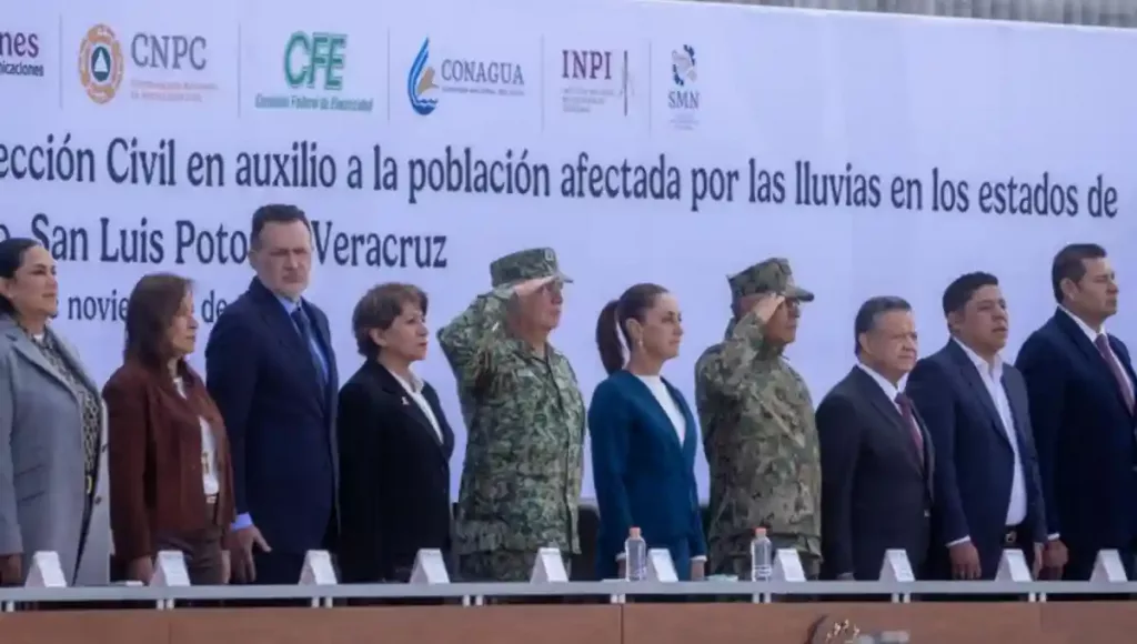 Acude Mauricio Kuri a la ceremonia de Reconocimiento por la implementación de los planes DN-III-E y Marina por las pasadas lluvias.