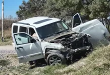 Camioneta es impactada por el tren en La Llave