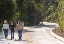 Entrega Mauricio Kuri 1ª etapa del camino Valle Verde – El Pocito en Jalpan de Serra