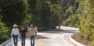 Entrega Mauricio Kuri 1ª etapa del camino Valle Verde – El Pocito en Jalpan de Serra