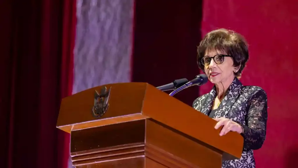 La Reina es una embajadora de la juventud queretana, portadora de las tradiciones, pero también de la energía y la creatividad.